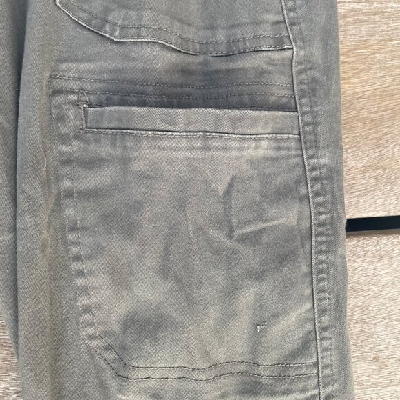 Democracy "Ab"solution Cargo Utility Pants - Very flattering! - Like New! - Picture 2 of 4